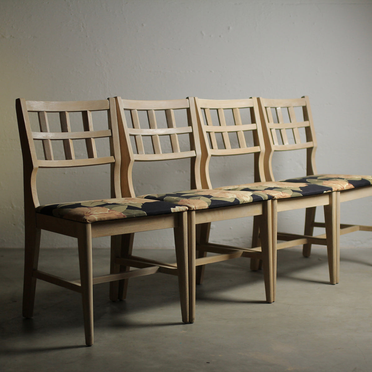Set of 5 Restored Mid-Century Young Manufacturing Co. Windowpane-Back Dining Chairs (c. 1940s-1960s)