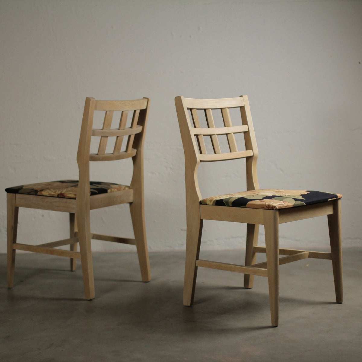 Set of 5 Restored Mid-Century Young Manufacturing Co. Windowpane-Back Dining Chairs (c. 1940s-1960s)